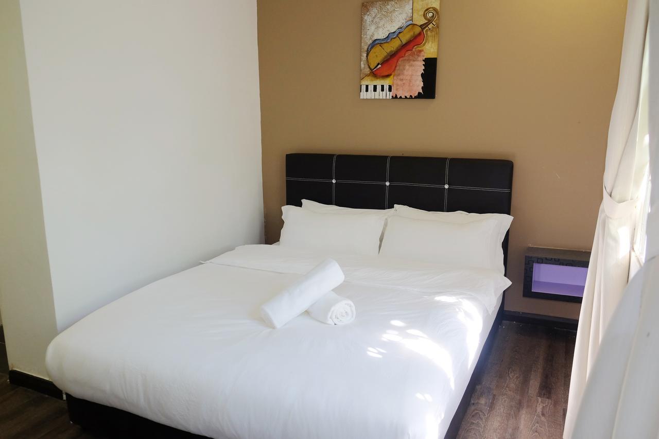 Natol Homestay - London Kuching Exterior photo