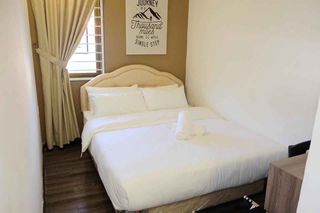 Natol Homestay - London Kuching Exterior photo