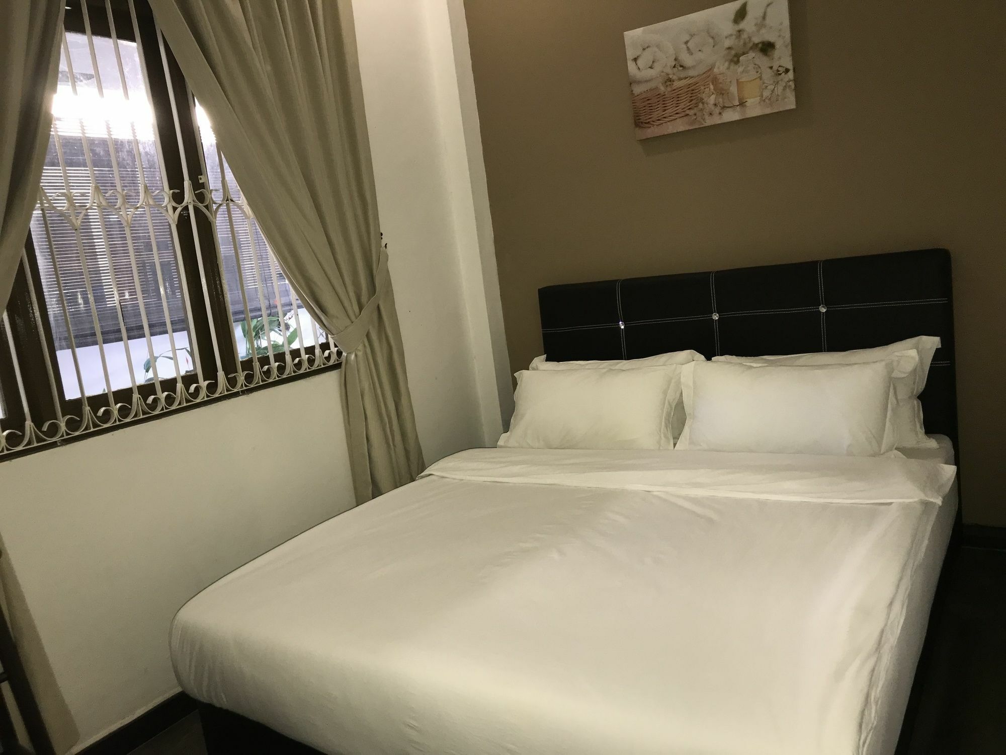 Natol Homestay - London Kuching Exterior photo