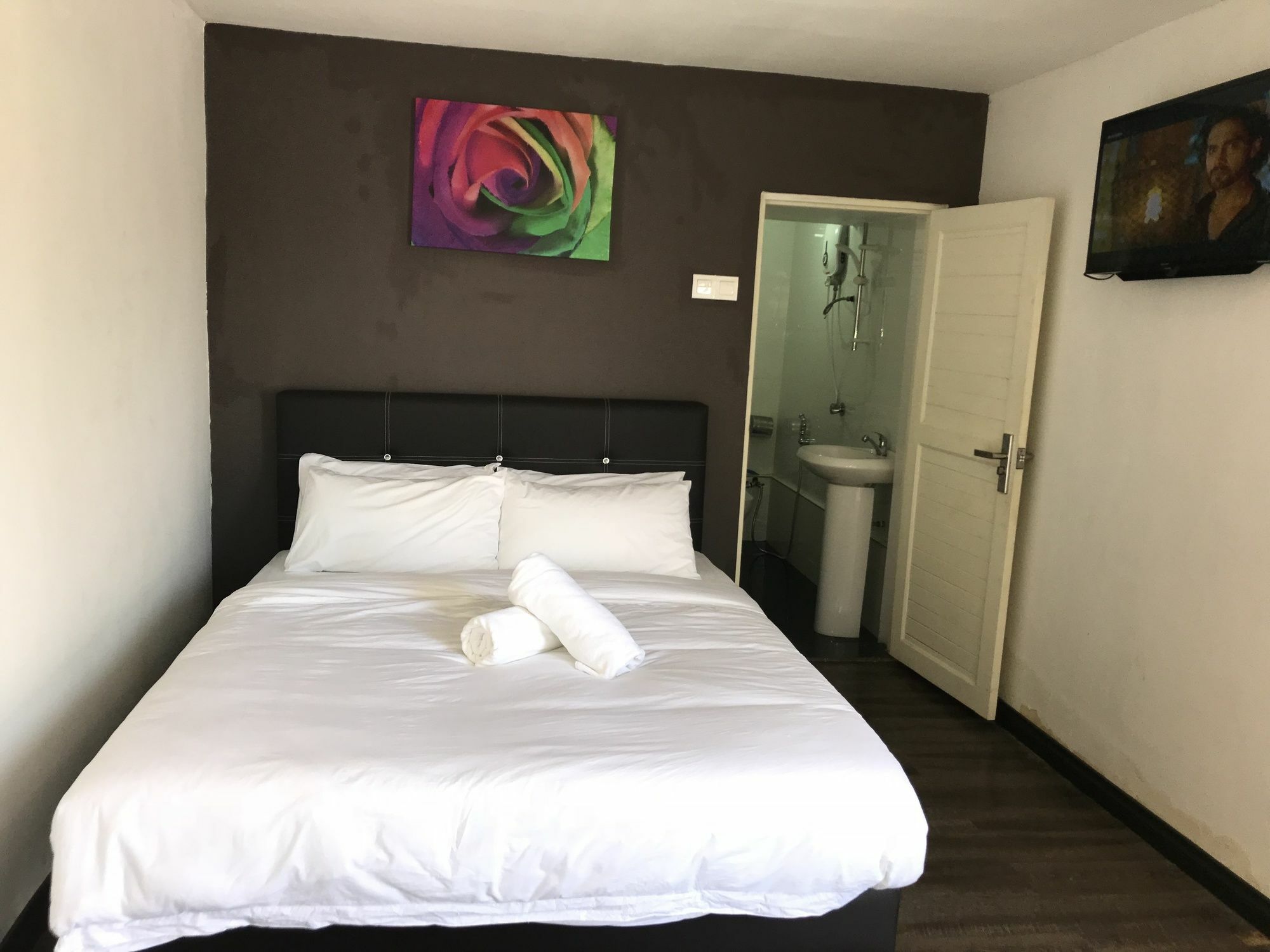 Natol Homestay - London Kuching Exterior photo