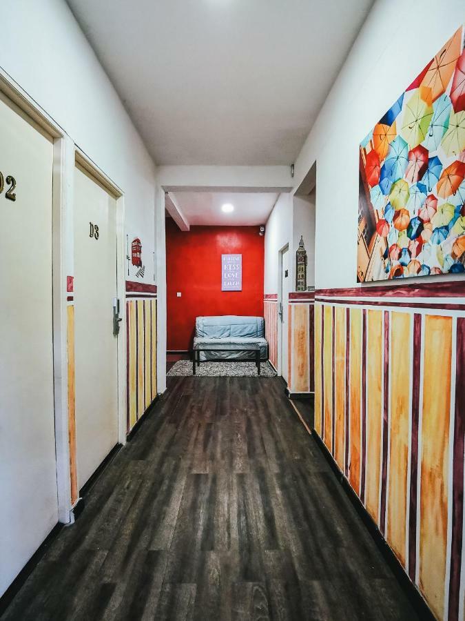 Natol Homestay - London Kuching Exterior photo